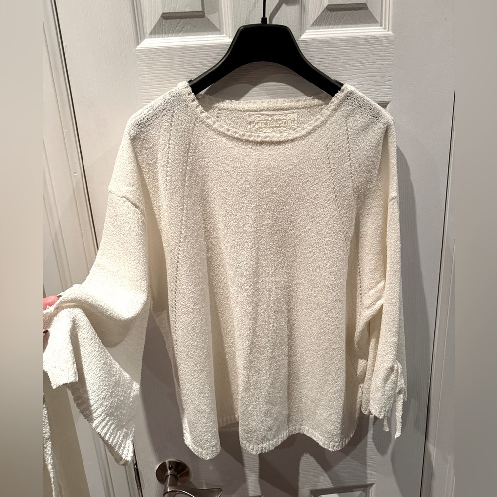 Gorgeous 3/4 sleeve sweater